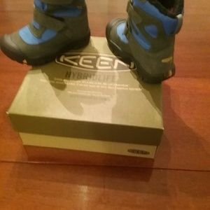 Keen snow boots